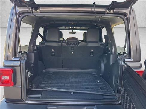 Used 2019 Jeep Wrangler Unlimited Sahara AWD/4WD image 6