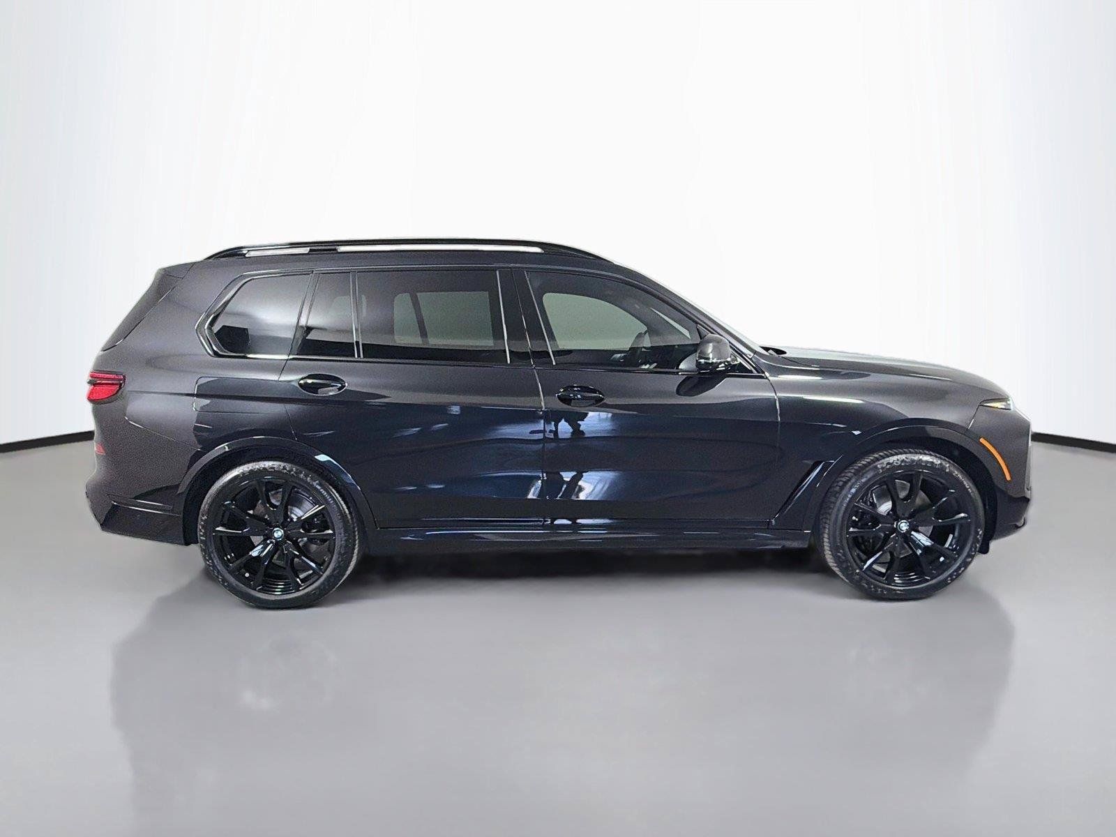 New 2027 BMW X7 xDrive40i w/ M Sport Package AWD/4WD image 4