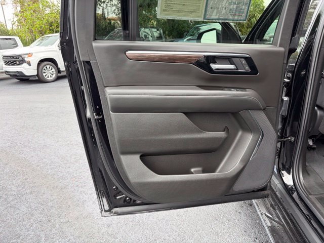 Certified 2025 Chevrolet Suburban LS w/ LPO, Dark Essentials Package RWD image 13