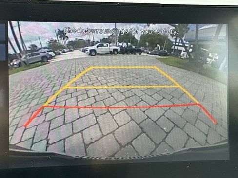 Used 2025 Hyundai Venue SEL FWD image 24