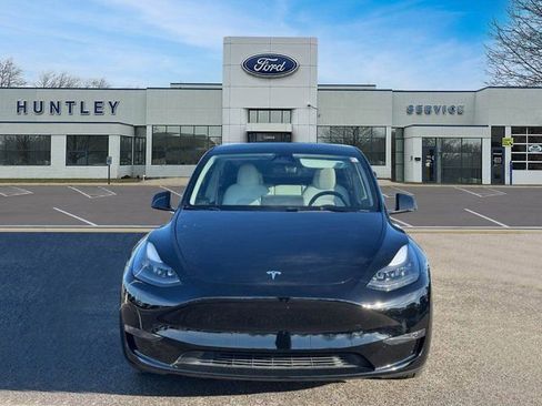 Used 2023 Tesla Model Y Long Range image 3