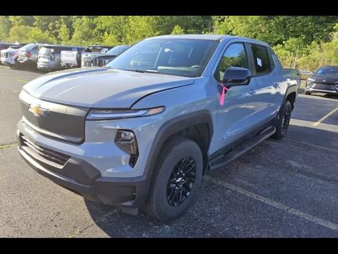 Used 2026 Chevrolet Silverado EV W/T AWD/4WD image 4