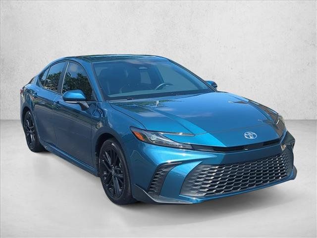Certified 2025 Toyota Camry SE FWD image 3