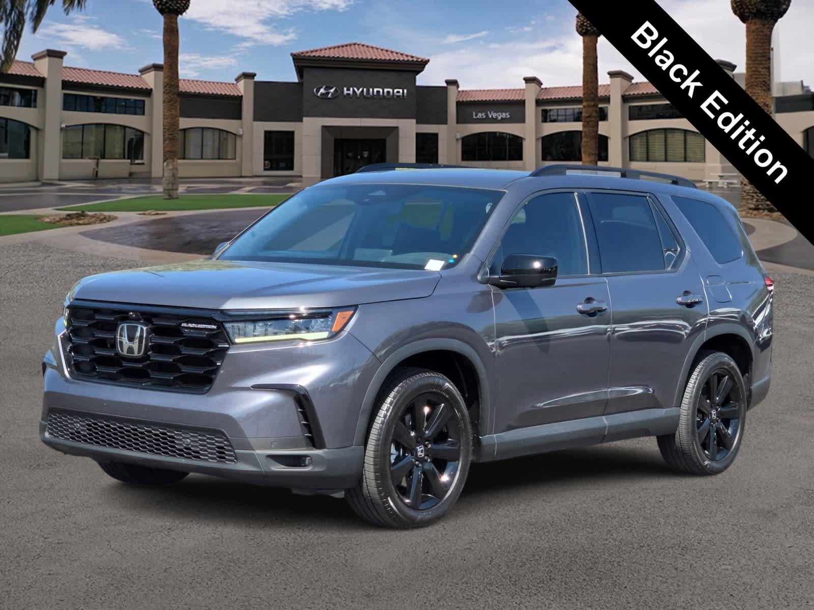 Used 2025 Honda Pilot Black Edition image 4