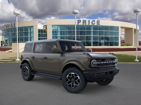 New 2026 Ford Bronco Outer Banks image 7