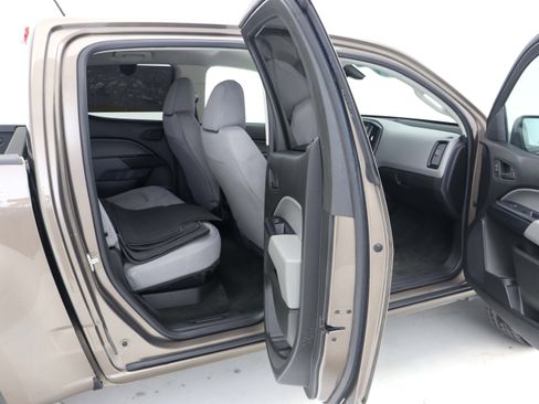 Used 2016 Chevrolet Colorado W/T w/ WT Convenience Package AWD/4WD image 12