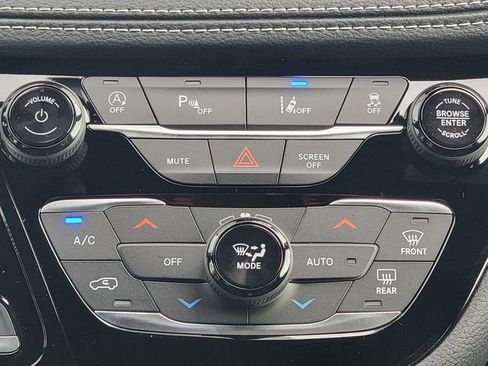 New 2026 Chrysler Pacifica Select AWD/4WD image 29