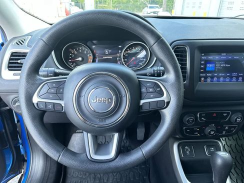 Used 2019 Jeep Compass Sport w/ Tech Group FWD image 18