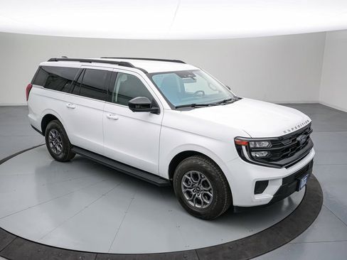 Certified 2025 Ford Expedition Max Active AWD/4WD image 3