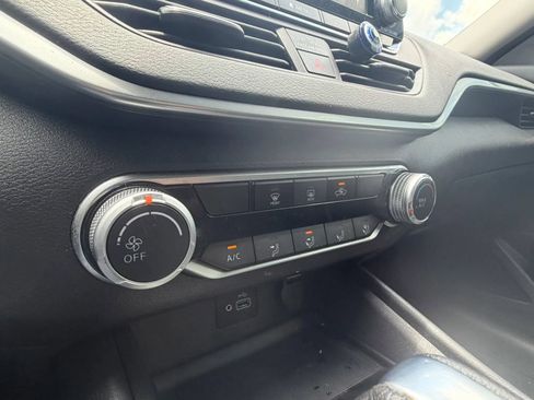 Used 2023 Nissan Altima 2.5 S FWD image 17