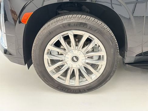 Used 2023 Cadillac Escalade ESV Premium Luxury image 28