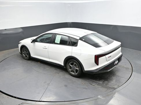 Used 2025 Kia K4 FWD image 27
