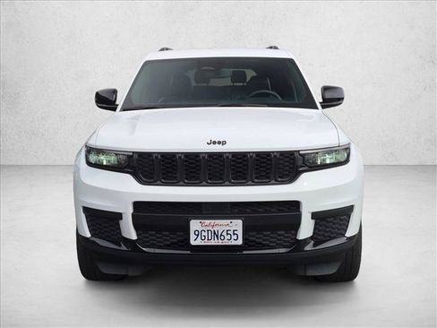 Used 2023 Jeep Grand Cherokee L Laredo RWD image 3