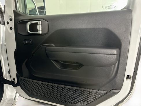 Used 2025 Jeep Wrangler Sport AWD/4WD image 26