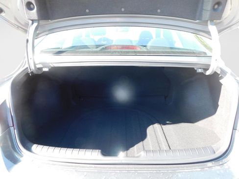 Used 2025 Hyundai Elantra Sport image 9