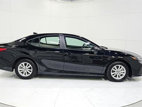 Used 2025 Toyota Camry LE FWD image 9