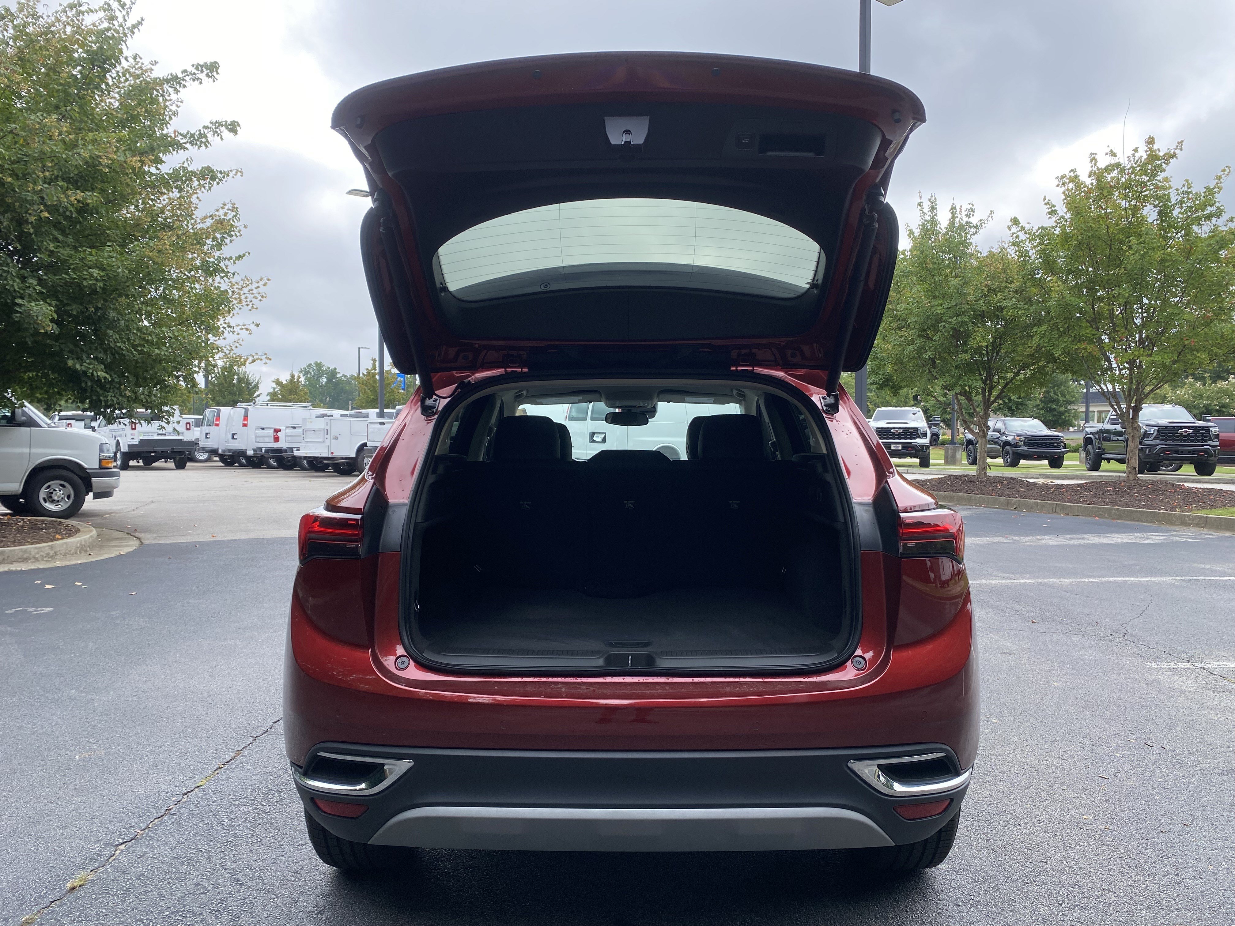 Used 2023 Buick Envision Essence FWD image 11