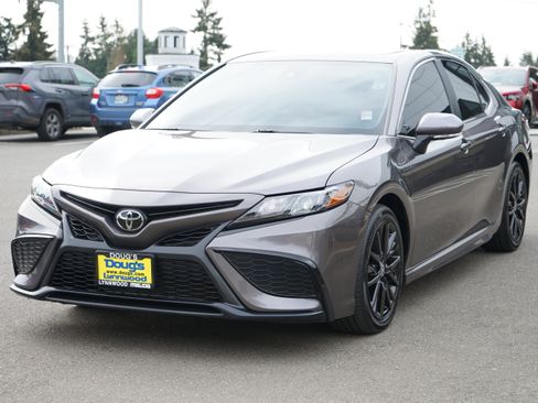 Used 2023 Toyota Camry SE AWD/4WD image 9