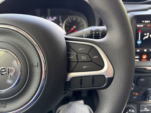 New 2023 Jeep Renegade Latitude image 22