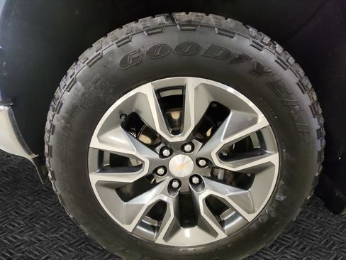 Certified 2024 Chevrolet Silverado 1500 LT AWD/4WD image 13