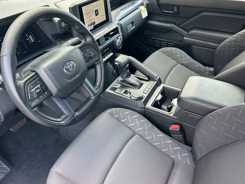 Used 2026 Toyota Tacoma SR5 AWD/4WD image 9