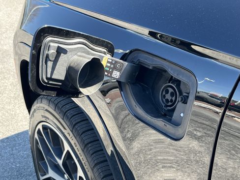 Used 2022 Jeep Grand Cherokee Summit AWD/4WD image 13