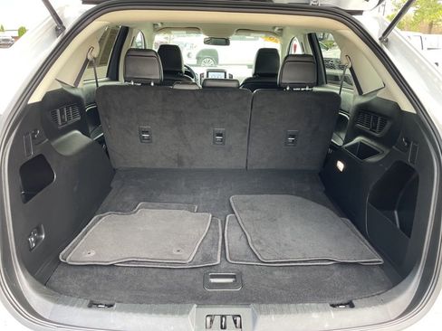 Used 2024 Ford Edge SEL image 46