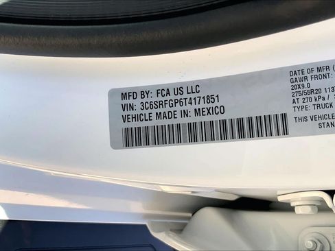 New 2026 RAM 1500 Express AWD/4WD image 19