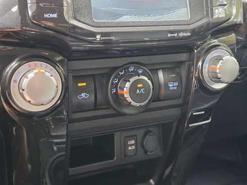 Used 2018 Toyota 4Runner TRD Off-Road Premium w/ TRD Performance Package AWD/4WD image 21