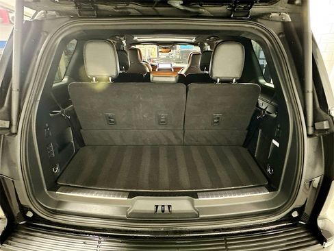 Used 2019 Lincoln Navigator Reserve image 30