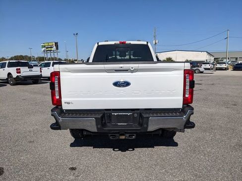 Used 2024 Ford F250 Lariat w/ FX4 Off-Road Package image 5