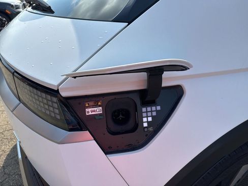 New 2025 Hyundai Ioniq 5 SEL image 11