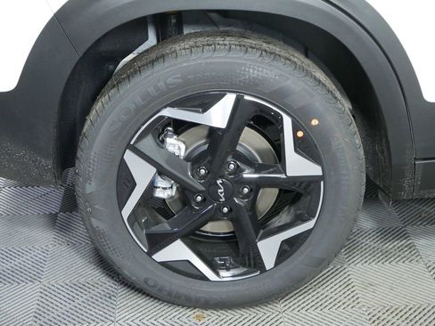New 2026 Kia Seltos S image 11
