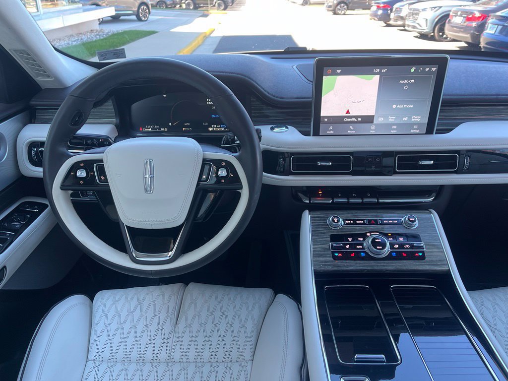 Used 2022 Lincoln Aviator Black Label Grand Touring w/ Class IV Trailer Tow Package AWD/4WD image 17