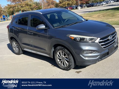 Used 2017 Hyundai Tucson SE image 1