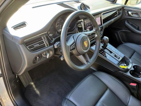 Certified 2024 Porsche Macan image 25