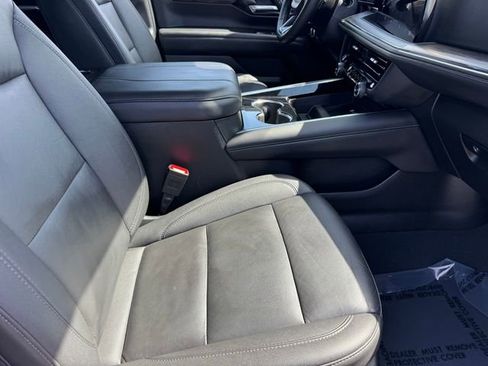 Certified 2025 Chevrolet Suburban Z71 AWD/4WD image 7