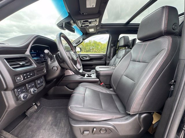Used 2023 Chevrolet Suburban RST w/ Sport Performance Package AWD/4WD image 2