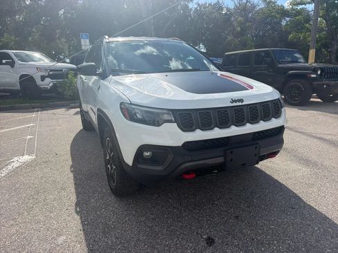 Used 2024 Jeep Compass Trailhawk AWD/4WD image 6