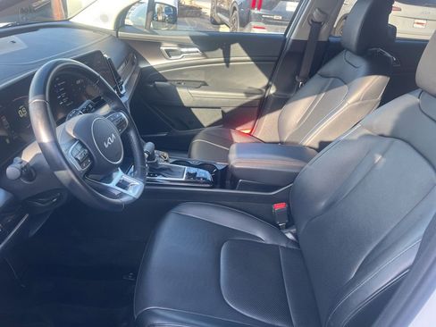 Certified 2023 Kia Sportage EX image 4