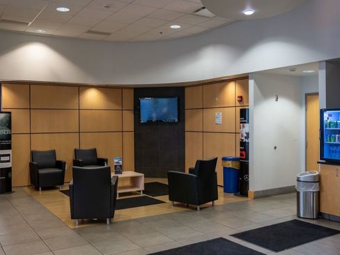 Used 2025 Mercedes-Benz Sprinter 2500 image 9