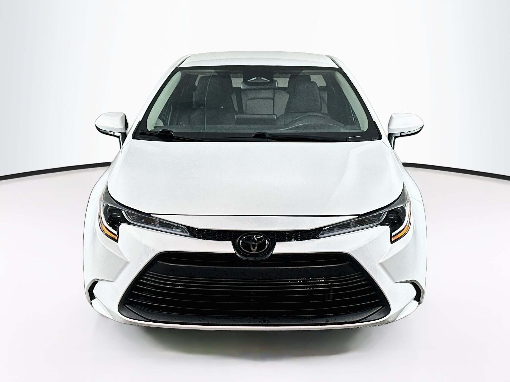 Used 2025 Toyota Corolla LE FWD image 2