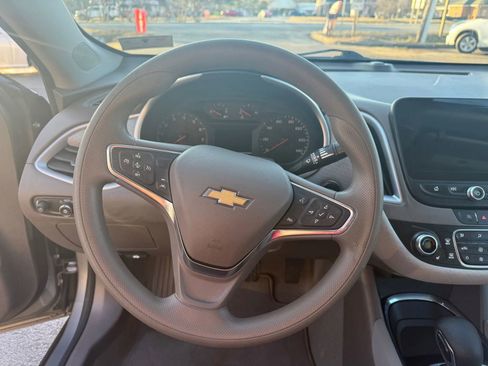 Used 2023 Chevrolet Malibu LT FWD image 9