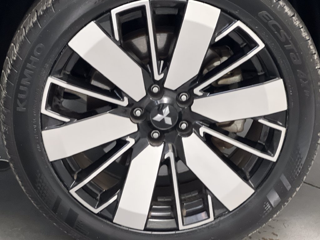 Used 2025 Mitsubishi Outlander SE FWD image 80