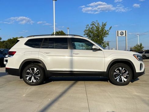 New 2026 Volkswagen Atlas SE image 7