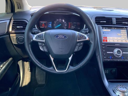 Used 2019 Ford Fusion Titanium AWD/4WD image 6