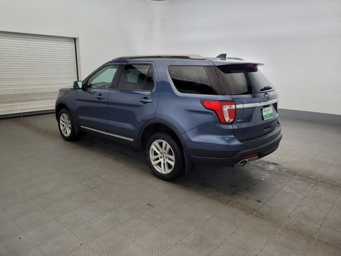 Used 2018 Ford Explorer XLT AWD/4WD image 3