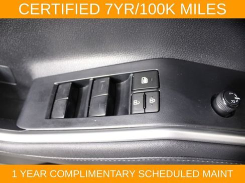 Used 2023 Toyota Highlander XLE AWD/4WD image 17