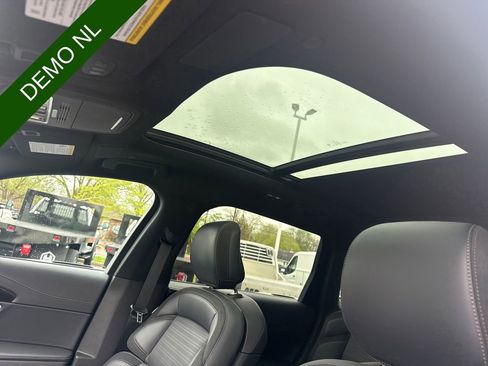 Used 2025 Lincoln Nautilus Reserve AWD/4WD image 22