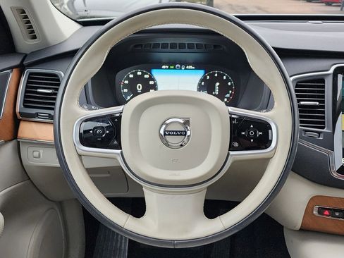 Used 2021 Volvo XC90 T6 Momentum w/ Climate Package image 21